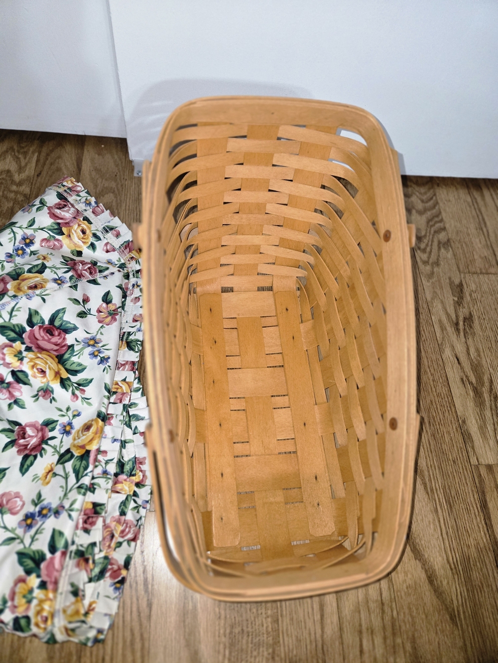 Longaberger Veggie Basket, 1997 with Cloth Liner - Picture 5 of 10